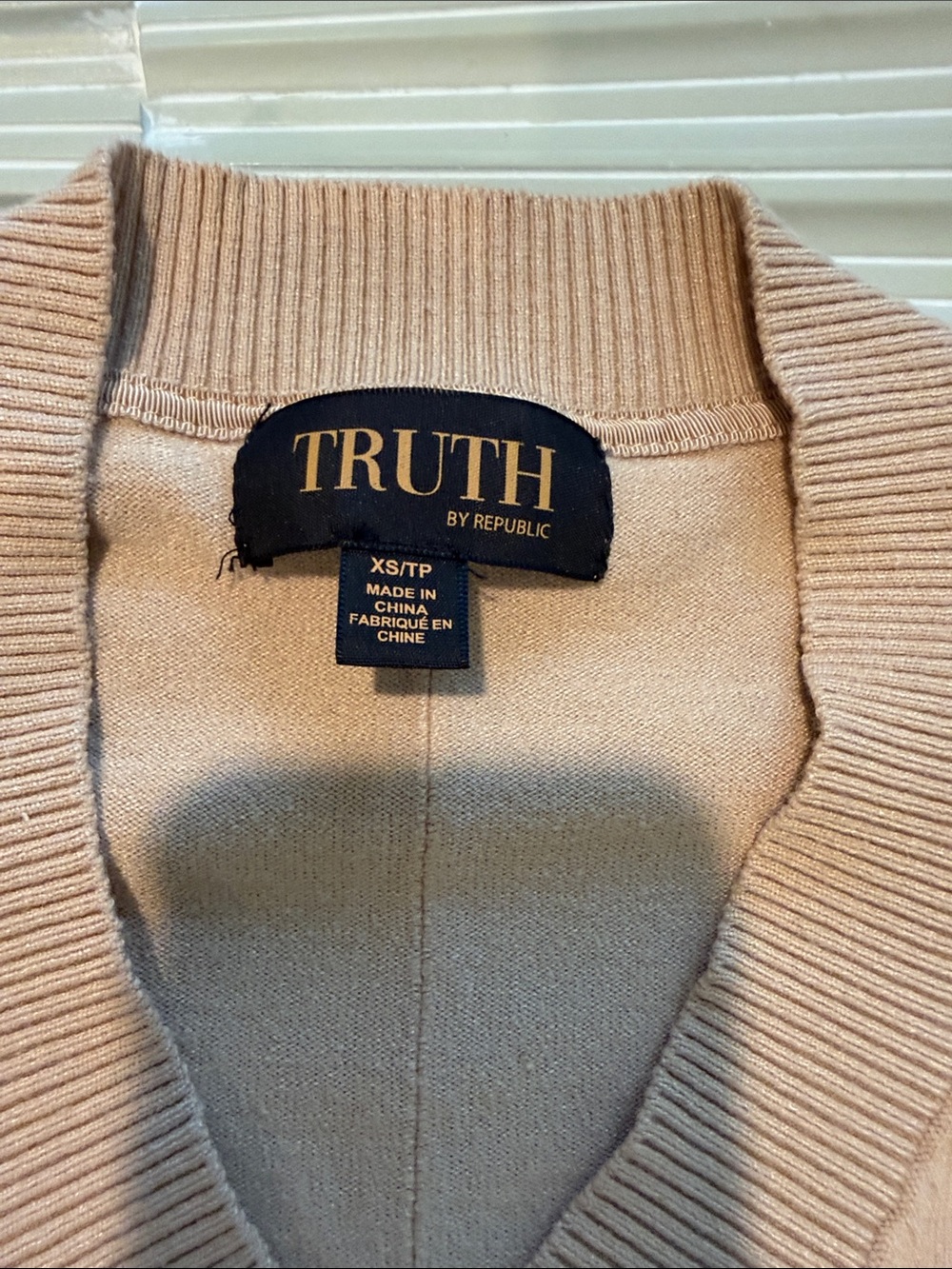 Truth Blush Ruffle-Sleeve V-Neck Sweater - Picture 2 of 6